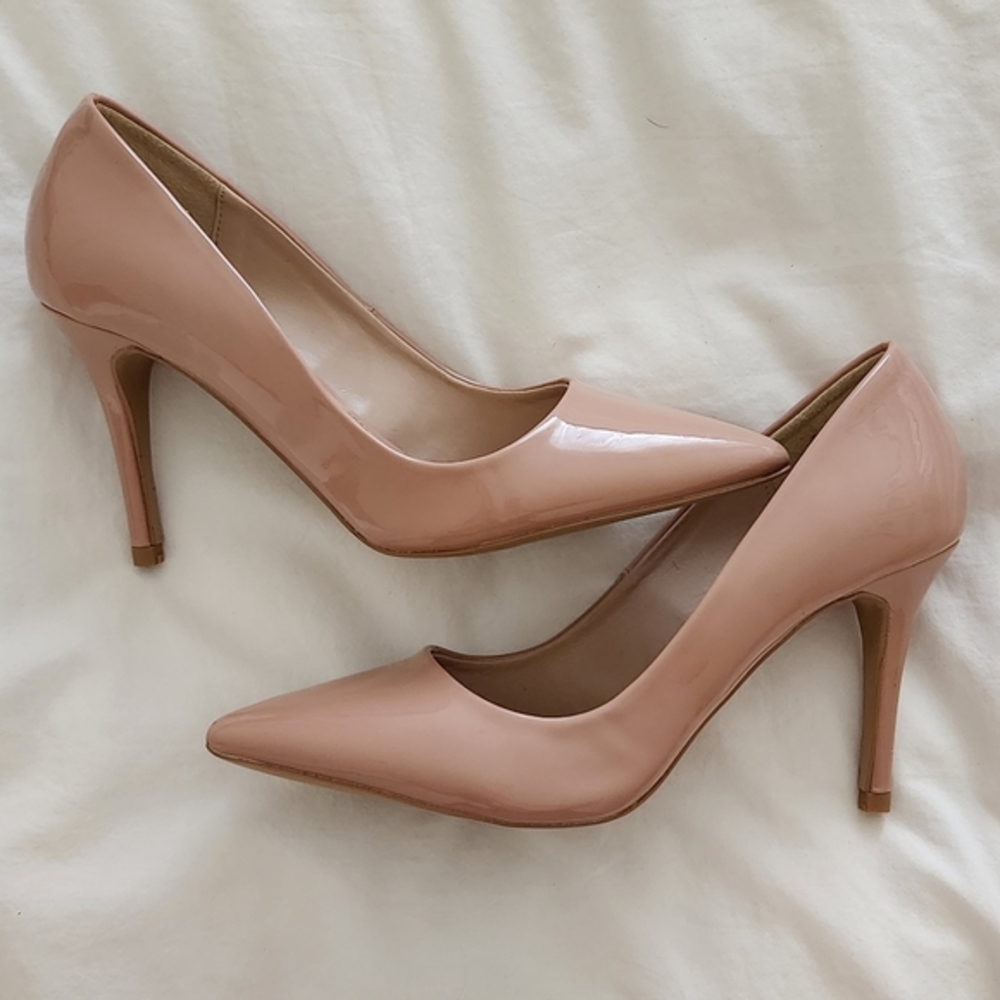 Nude Steve Madden Pumps